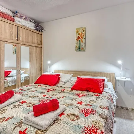 Serenity 2 Bedroom - Happy Διαμέρισμα Supetar